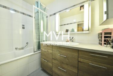 Appartement de 4 pièces au calme avec 2 jardins et une véranda