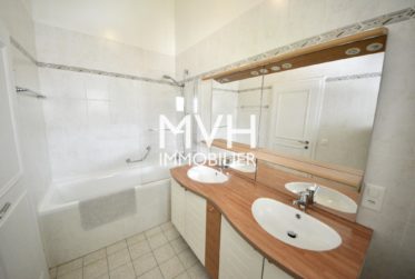 Maison individuelle 7 pièces au calme avec véranda