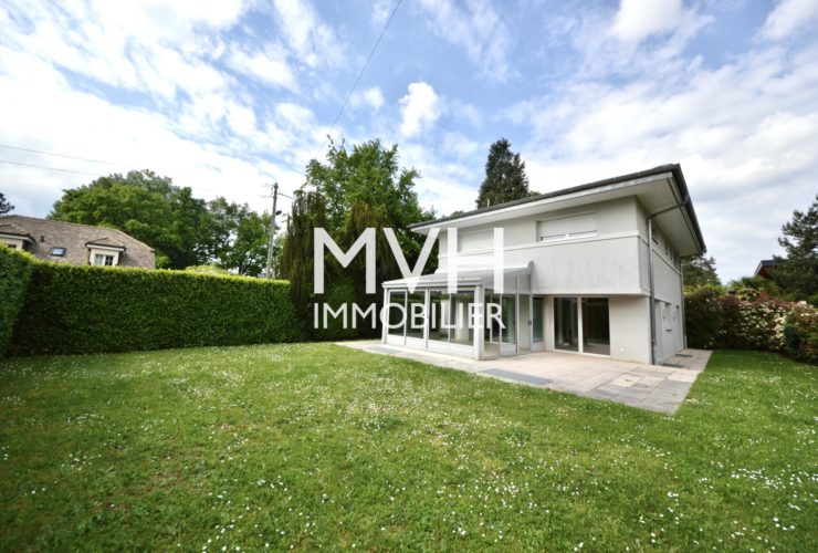 Maison individuelle 7 pièces au calme avec véranda