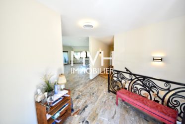 Villa d’architecte meublée 9 pièces dans écrin de verdure