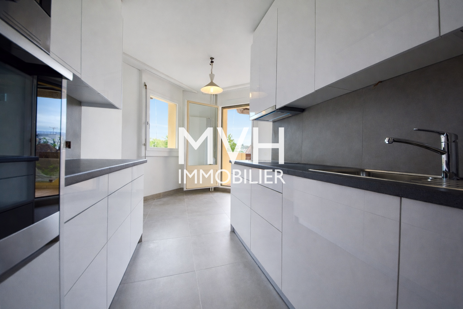 Proche ONU au calme appartement 5 Pièces rénové avec 3 balcons