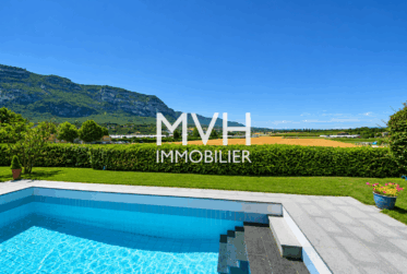 Villa d’architecte 9 pièces dans écrin de verdure