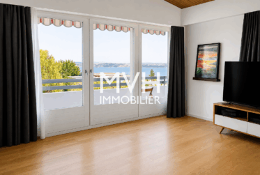 Villa avec piscine et vue lac