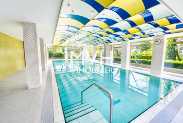 Appartement 4 pièces dans un magnifique parc avec piscine